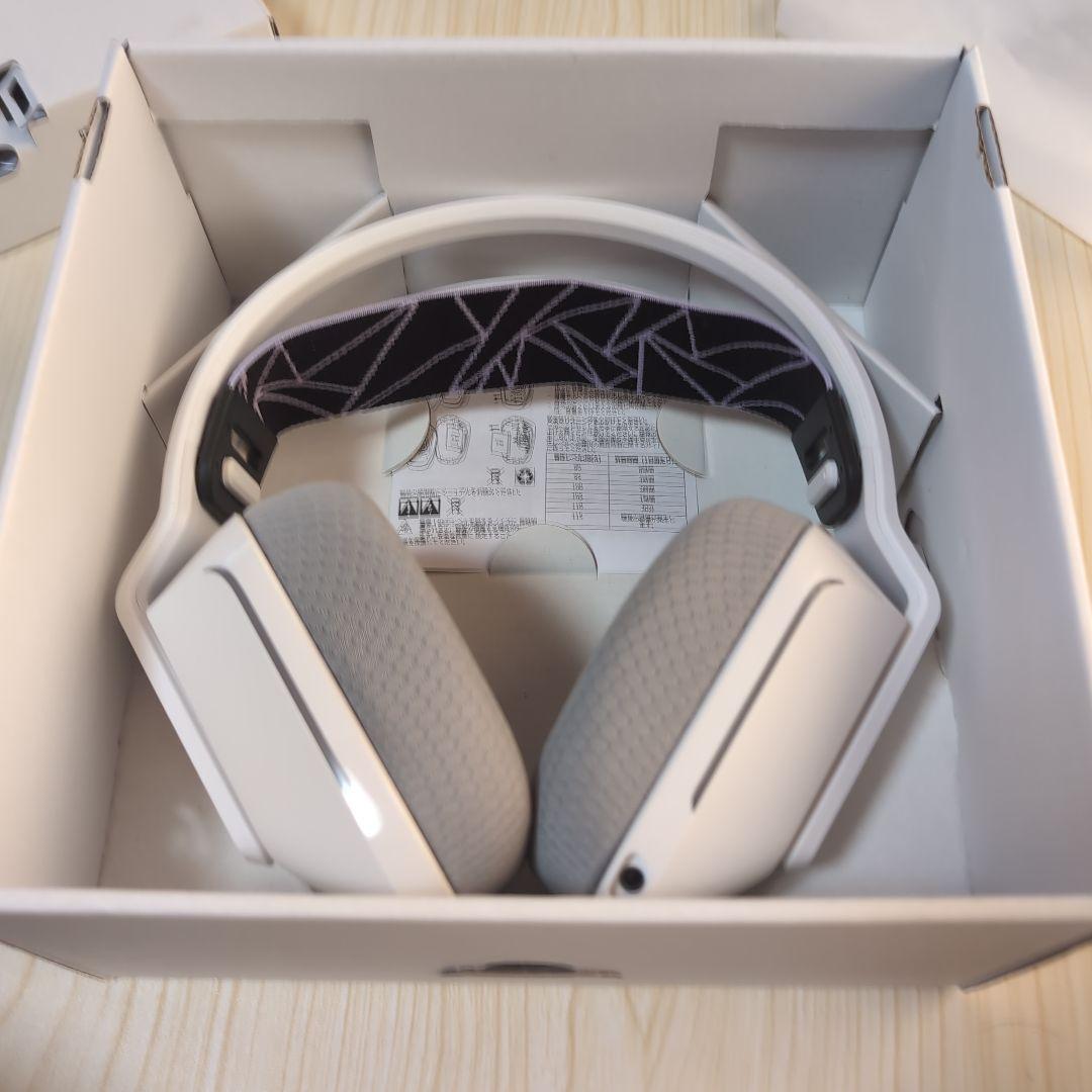 【新品未使用】Logicool G733 ワイヤレスヘッドセット