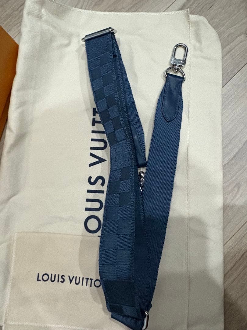 写真追加　ルイヴィトン　トリオメッセンジャー