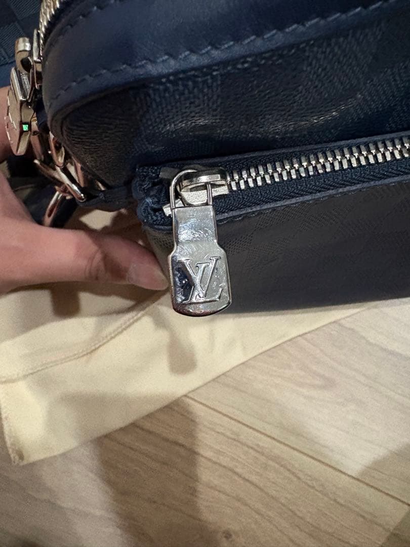 写真追加　ルイヴィトン　トリオメッセンジャー