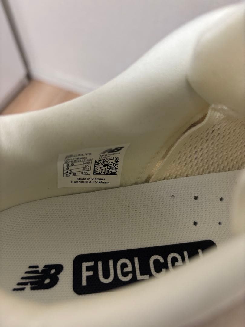 New Balance FuelCell Rebel v5 ランニングシューズ