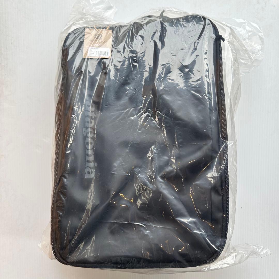 パタゴニア ブラックホール・MLC ウィーリー 34L 新品　旅行カバン