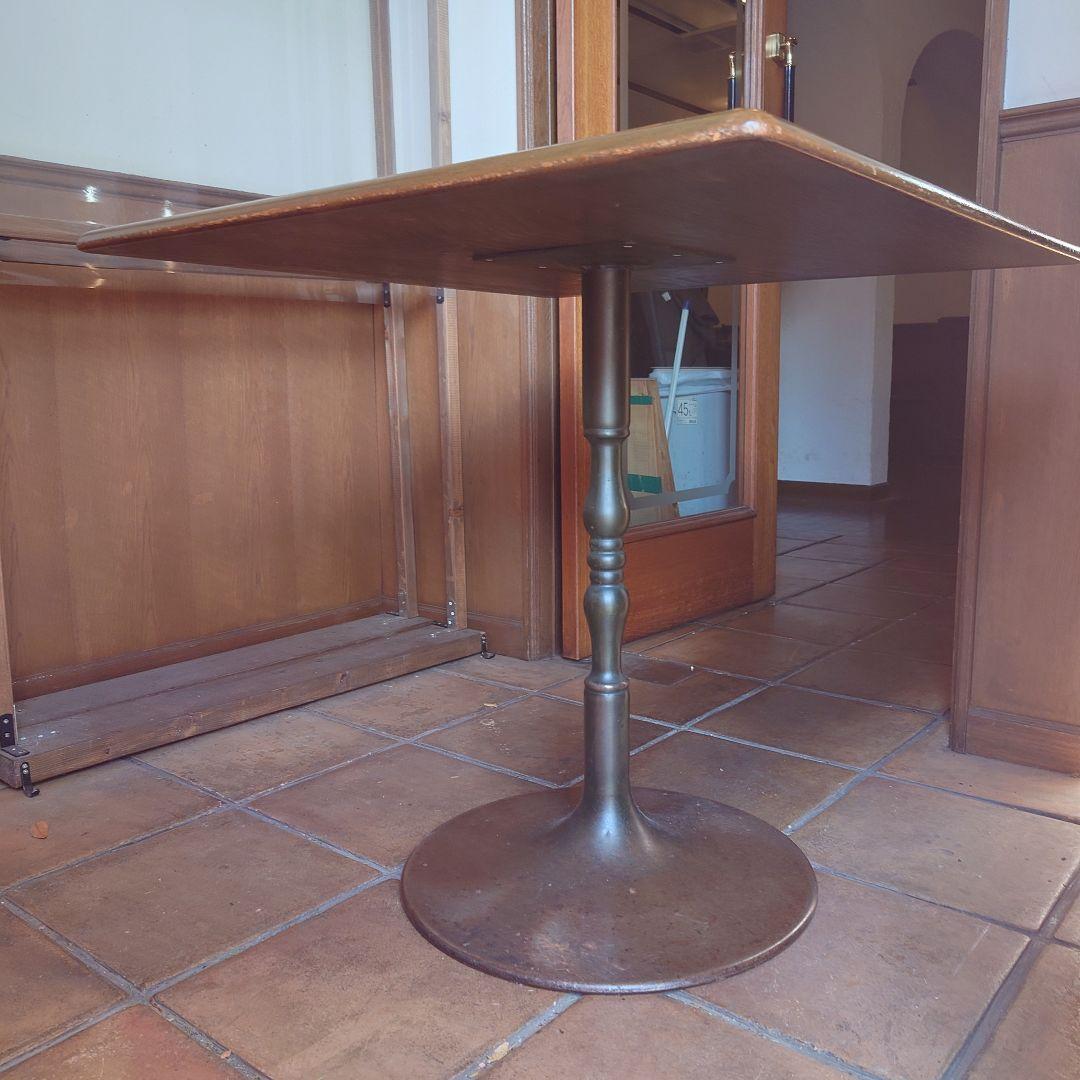 ダックス　木製ブラウンダイニングチェア　椅子2脚　テーブル