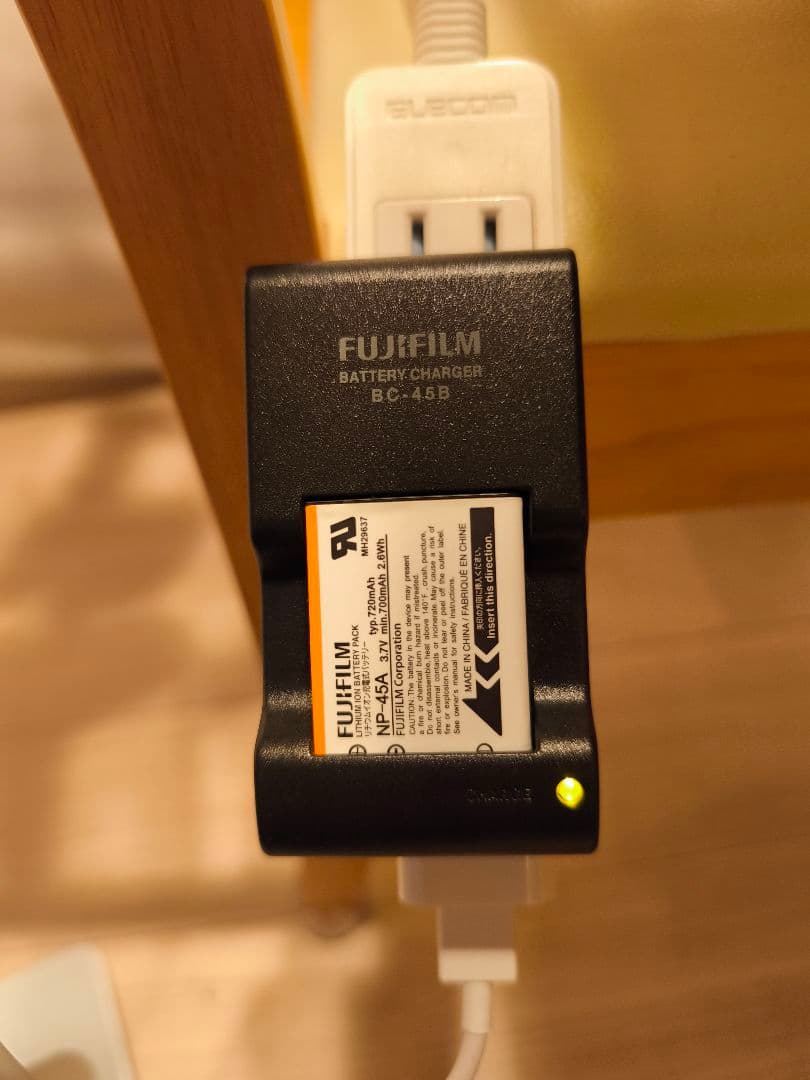 富士フィルム　FINEPIX Z90