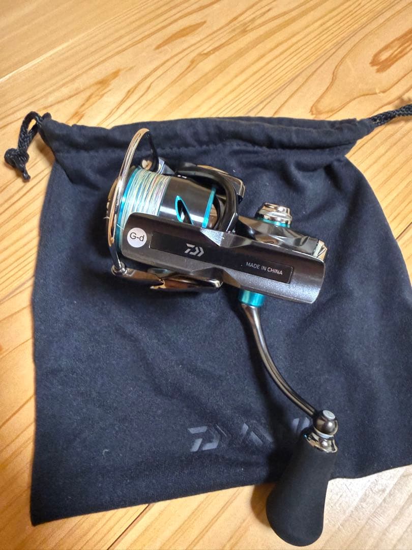 21エメラルダスAIR LT2500-XH スピニングリール