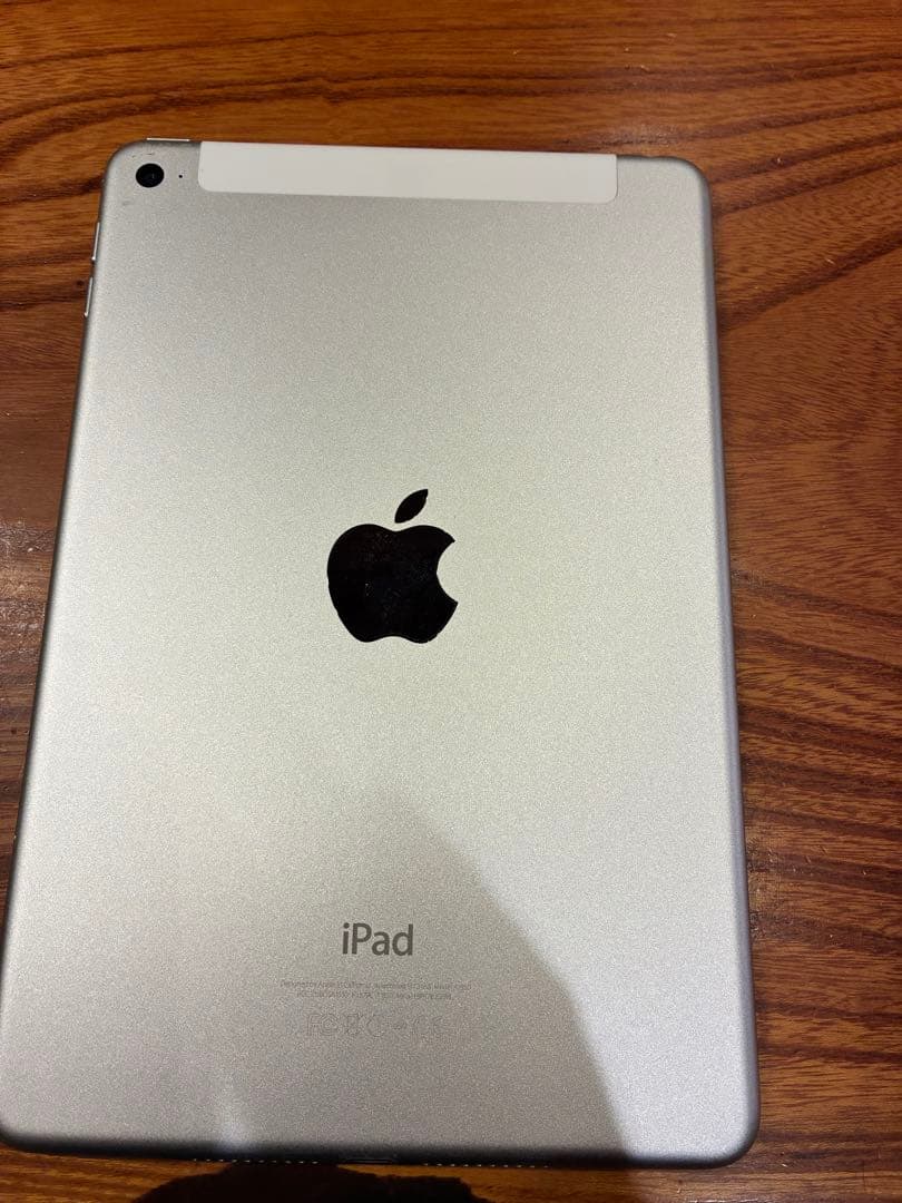 Apple iPad mini 4 64GB シルバー