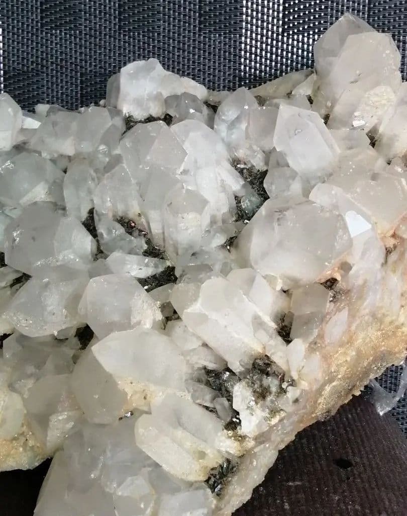 水晶 エピドート 共生クラスター（グリーントルマリン）3.1kg ーt602