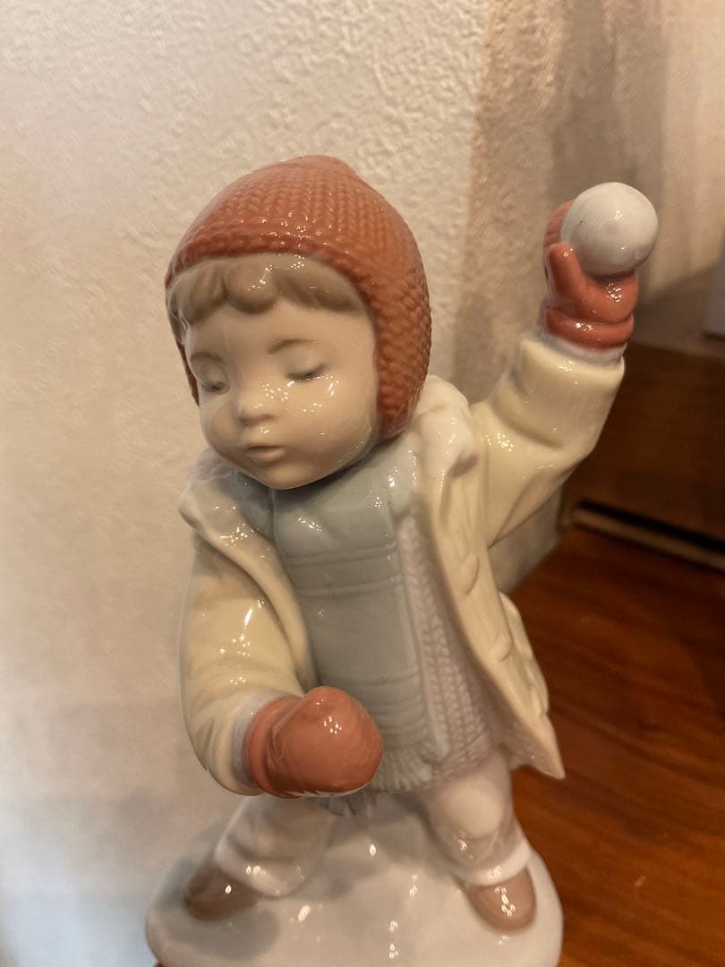 リヤドロ　雪合戦しよう　置物