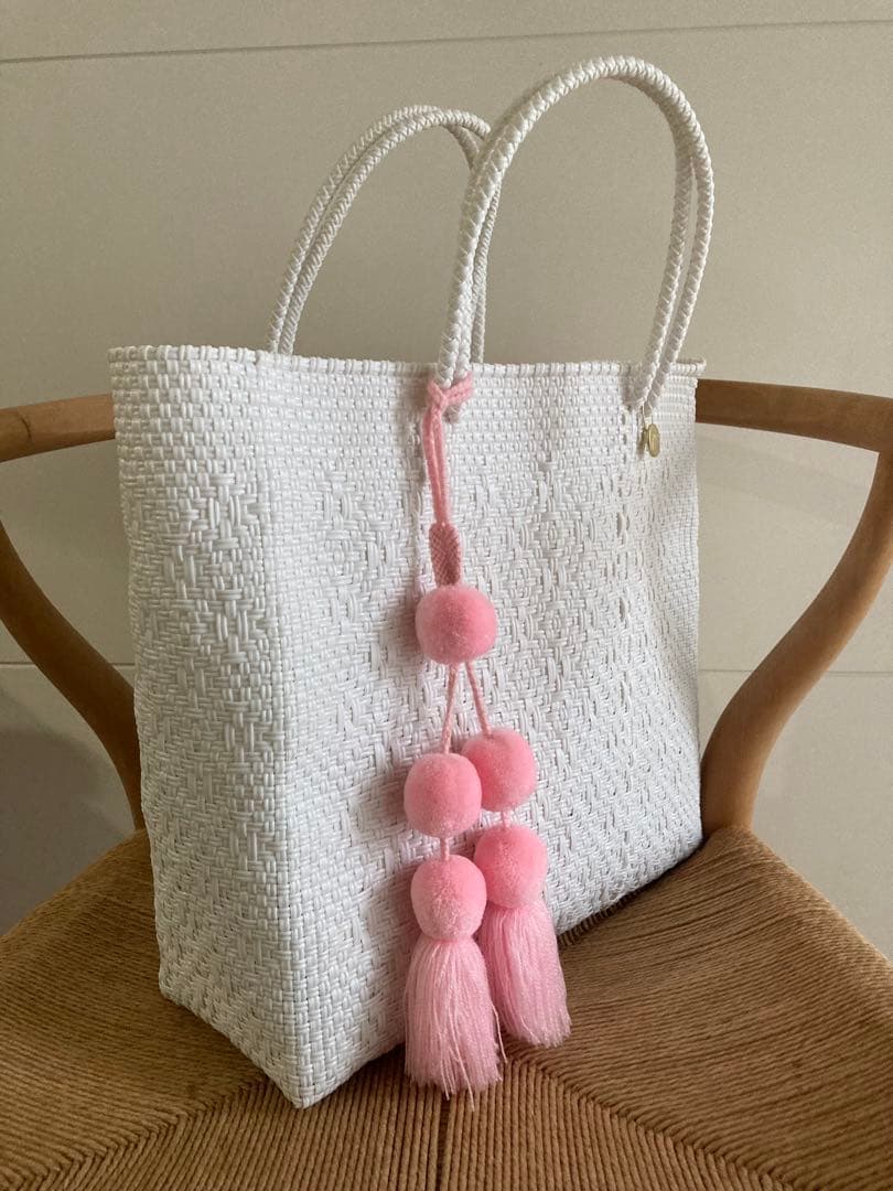 極美品★未使用★レトラ メルカドバッグ 　Lサイズ　ホワイト白　タッセル付き