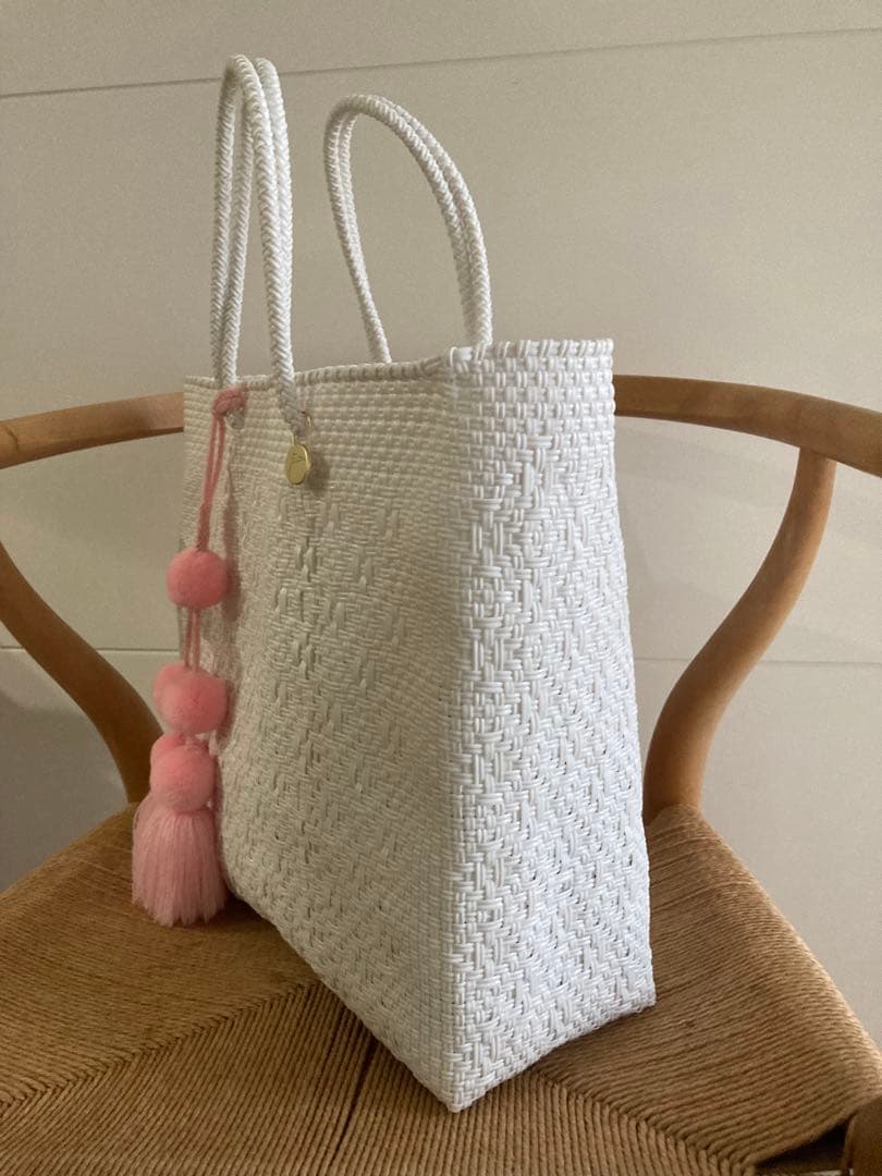 極美品★未使用★レトラ メルカドバッグ 　Lサイズ　ホワイト白　タッセル付き