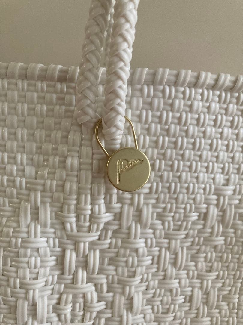 極美品★未使用★レトラ メルカドバッグ 　Lサイズ　ホワイト白　タッセル付き