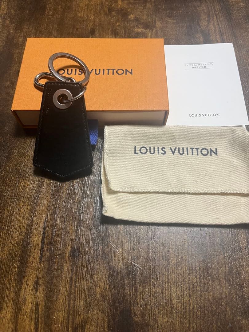 Louis Vuitton グラフィット　キーリング