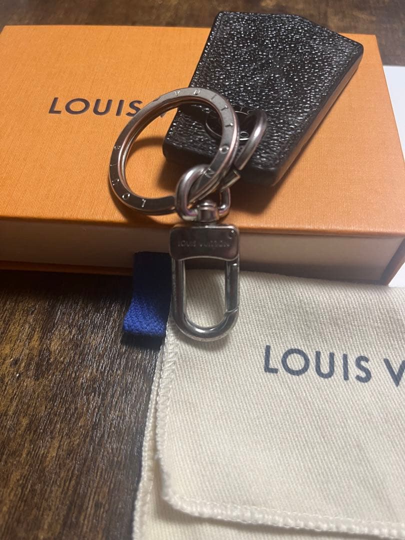 Louis Vuitton グラフィット　キーリング