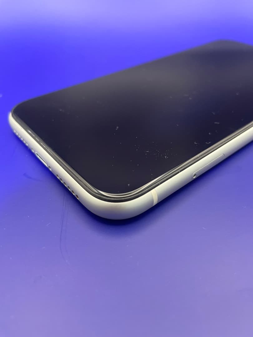 美品✨　iPhone 11 128GB ホワイト　バッテリー新品100％