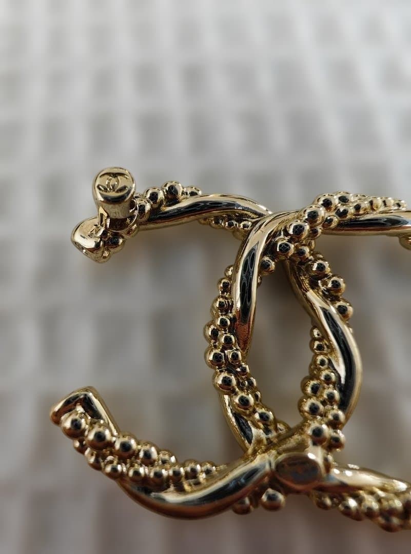 【美品】 CHANEL CCロゴブローチ