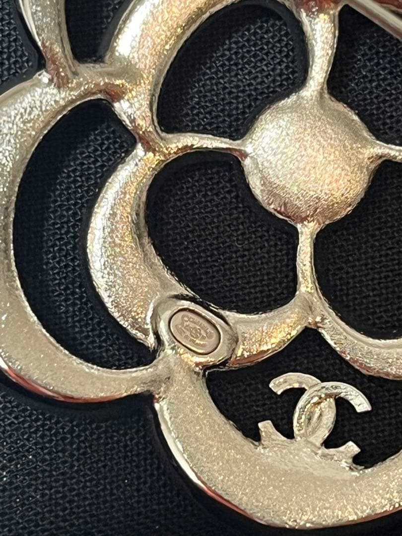 シャネル ブローチ カメリア シルバー ABF233