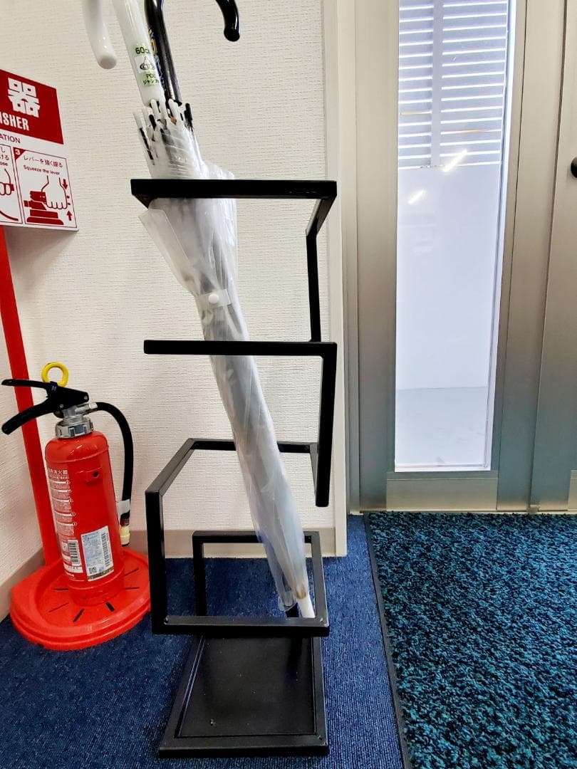 スリムデザイン傘立て，長傘と折りたたみ傘対応，玄関収納に最適，ブラック