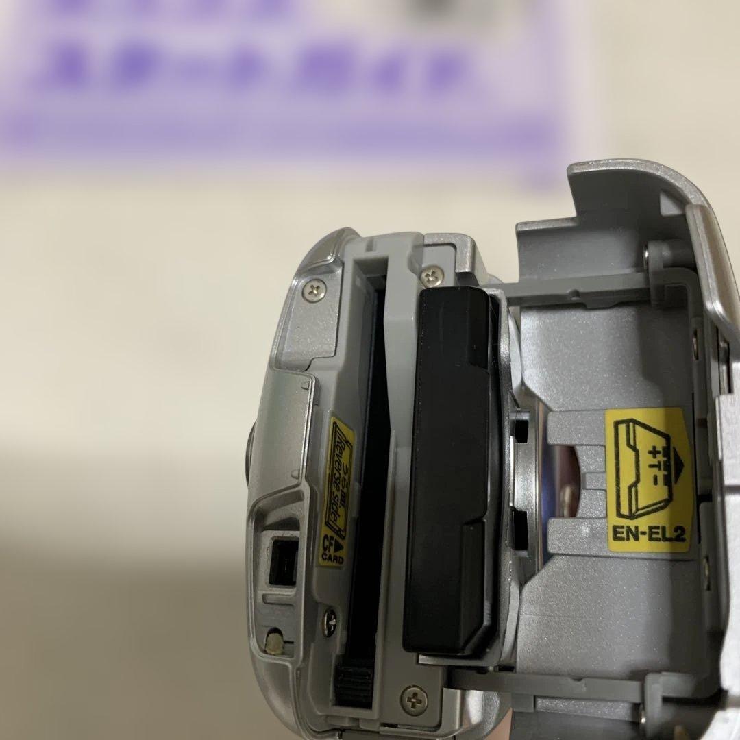 Nilon CooLPIX 2500 デジタルカメラ　クールピクス