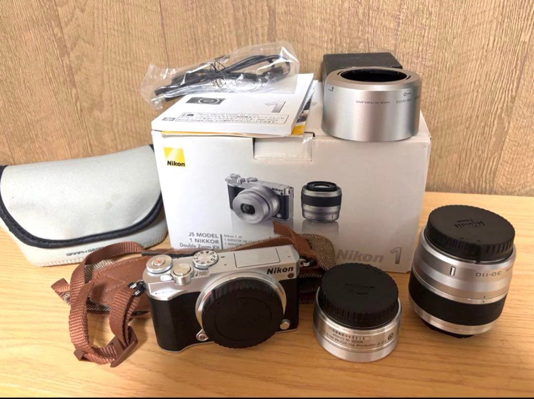 【カーズ】NikonJ5 ニコンミラーレスカメラ ダブルレンズセット