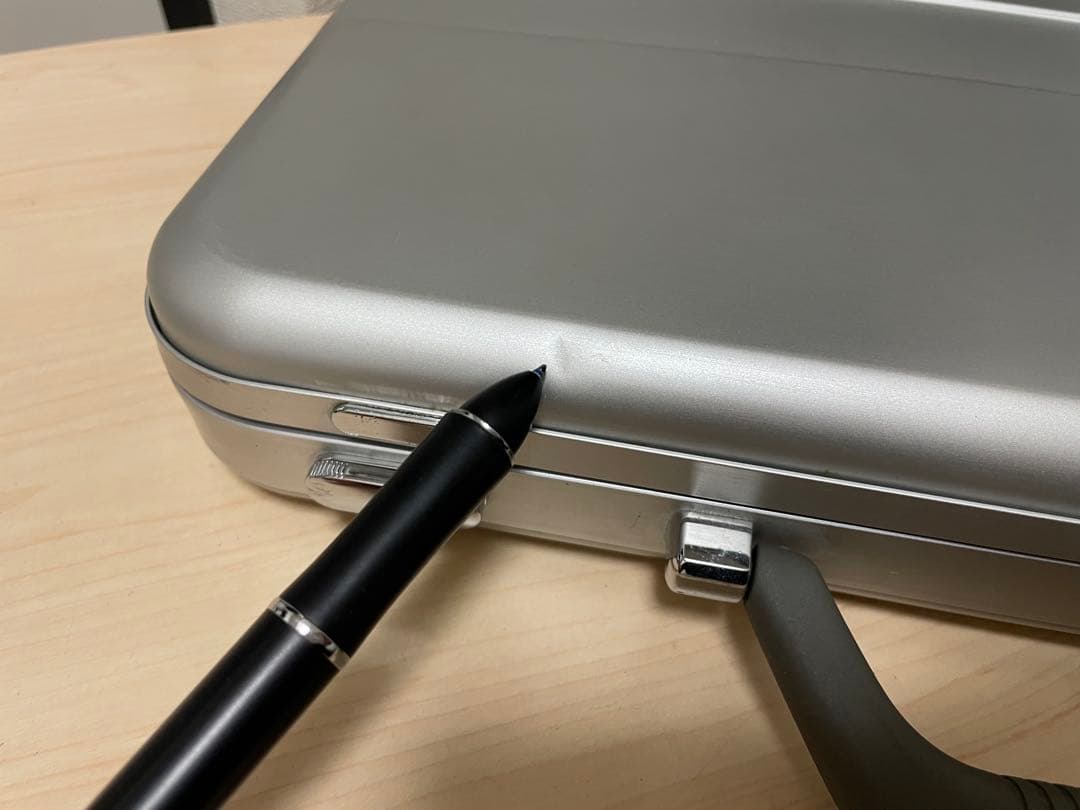 PROTEXアルミニウム製シルバー ビジネスバッグ（TV Asahi コラボ品）