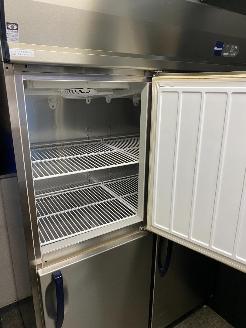 DAIWA 4ドア冷凍庫 2013年 縦型 大和冷機 1200×650×1900