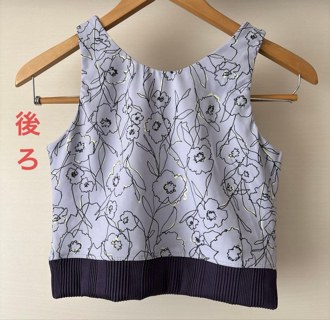 【新品】花柄タンクトップ スポーツウェア　Mサイズ