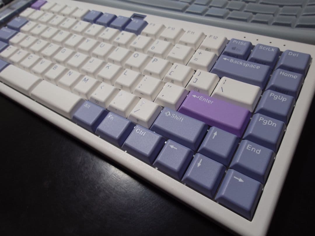 【美品】NiZ-L84 静電容量無接点 キーボード ロープロファイル