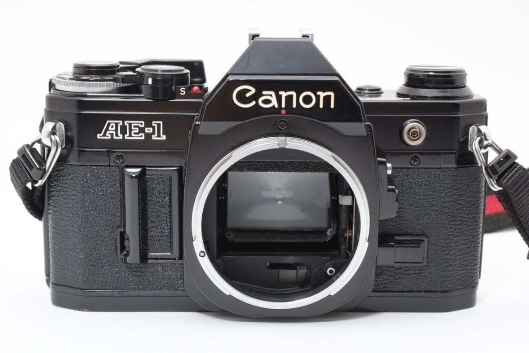 超美品 キャノン AE-1 ブラック フィルムカメラ モルト新品交換済 M753