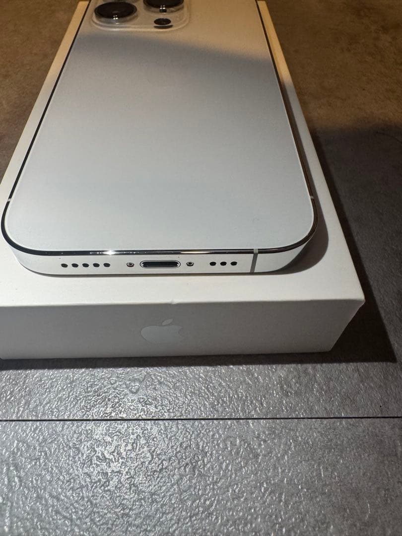 カ*テ様 Apple iPhone 14 Pro 128GB シルバー 本体