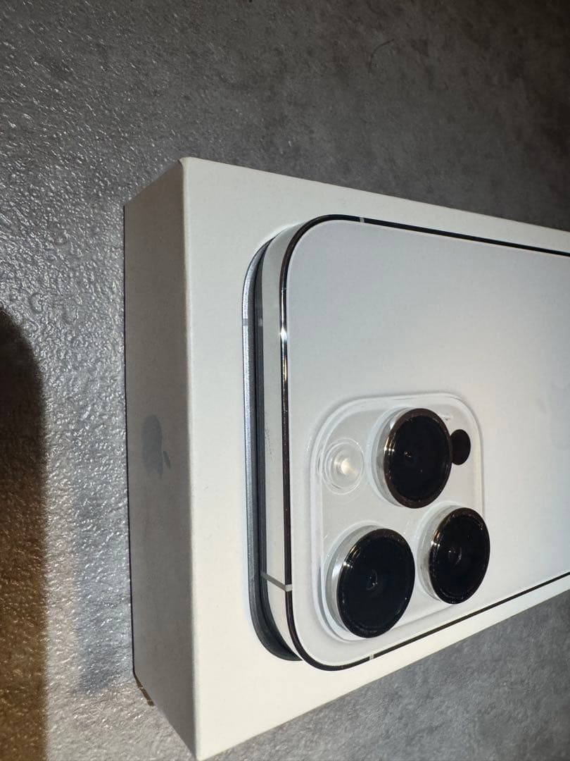 カ*テ様 Apple iPhone 14 Pro 128GB シルバー 本体