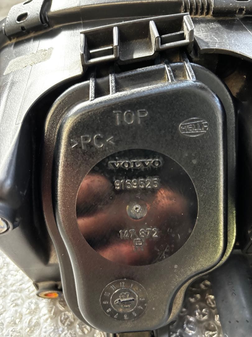 99年式 V70(8B) 純正ヘッドライト