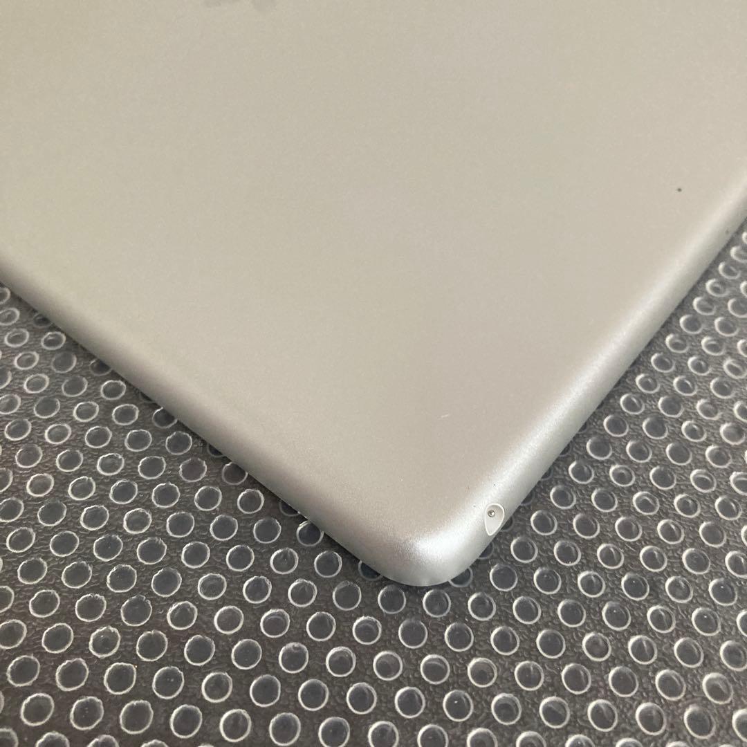 3585【早い者勝ち】比較的美品☆iPad8 第8世代 32GB WIFIモデル