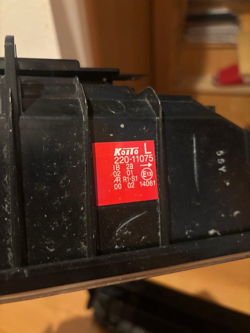 koito 3連 リアコンビネーションランプ 左右セット ISUZU 新車外し