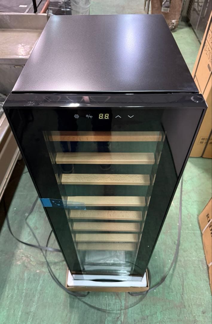 ワインセラー　訳あり新品27本入りコンパクトサイズ
