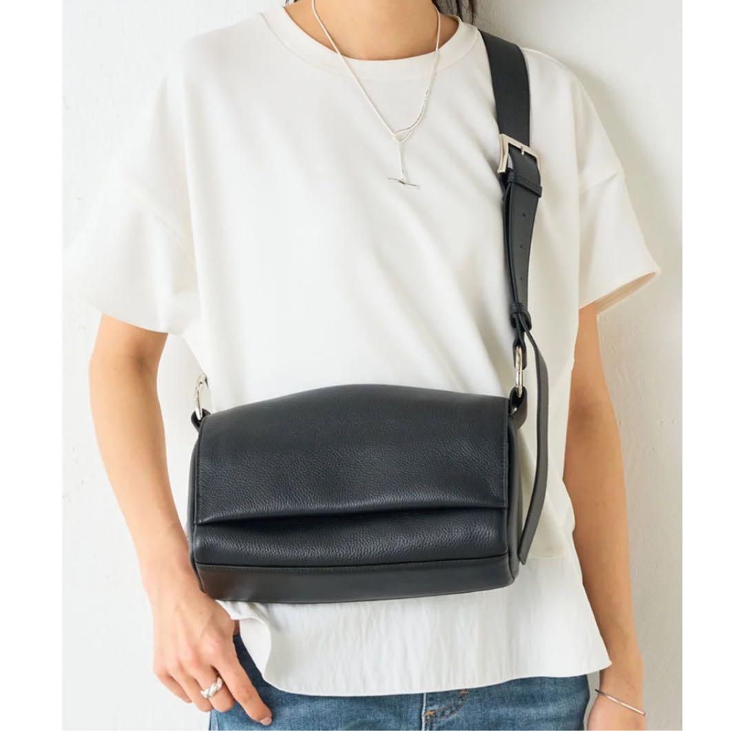 【極美品・未使用級】BEARDSLEY 2way レザーボディバッグ ブラック