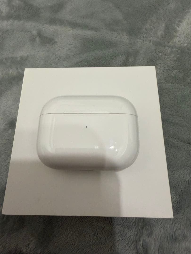 【美品】AirPods Pro 第2世代 USB-C 本体 箱、イヤーチップ付き