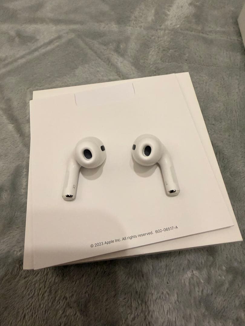 【美品】AirPods Pro 第2世代 USB-C 本体 箱、イヤーチップ付き