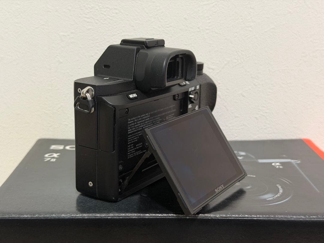 ［美品］ショット数わずか「1837回」★SONYα7Ⅱレンズキット&単焦点レンズ