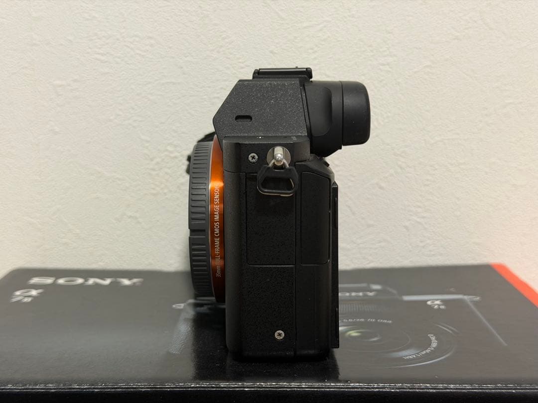 ［美品］ショット数わずか「1837回」★SONYα7Ⅱレンズキット&単焦点レンズ