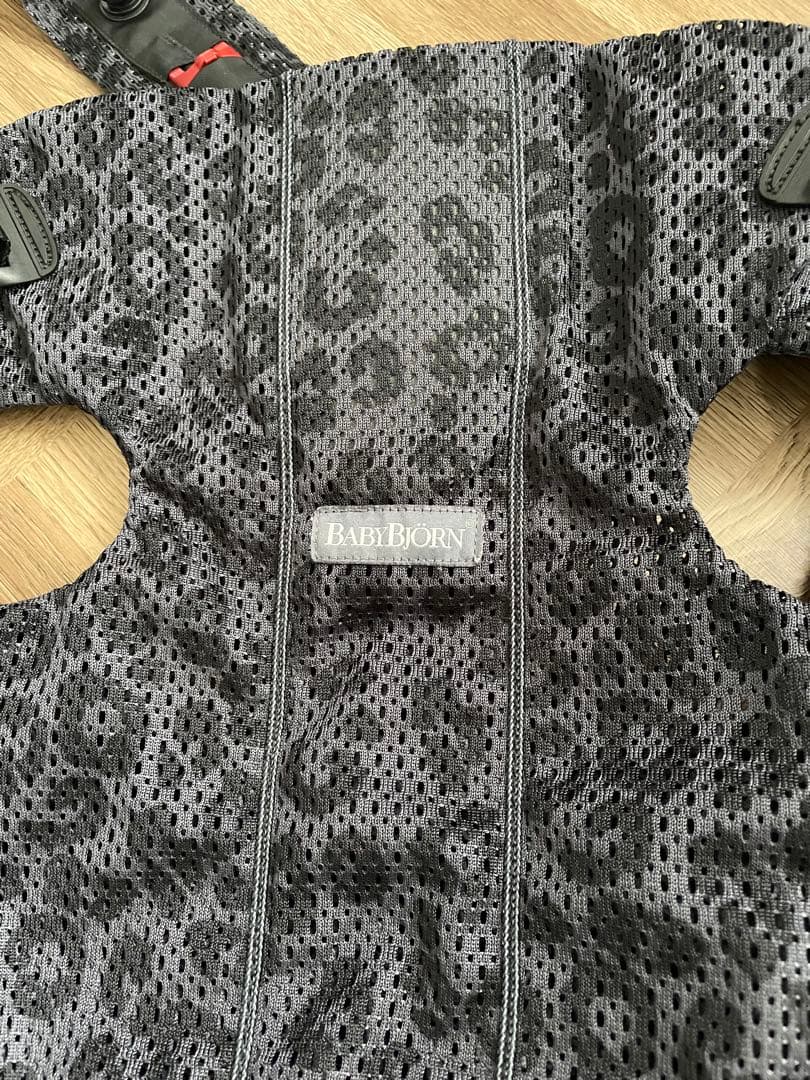 ★美品★ ベビービョルン ベビーキャリアMINI AIR レオパード ヒョウ柄