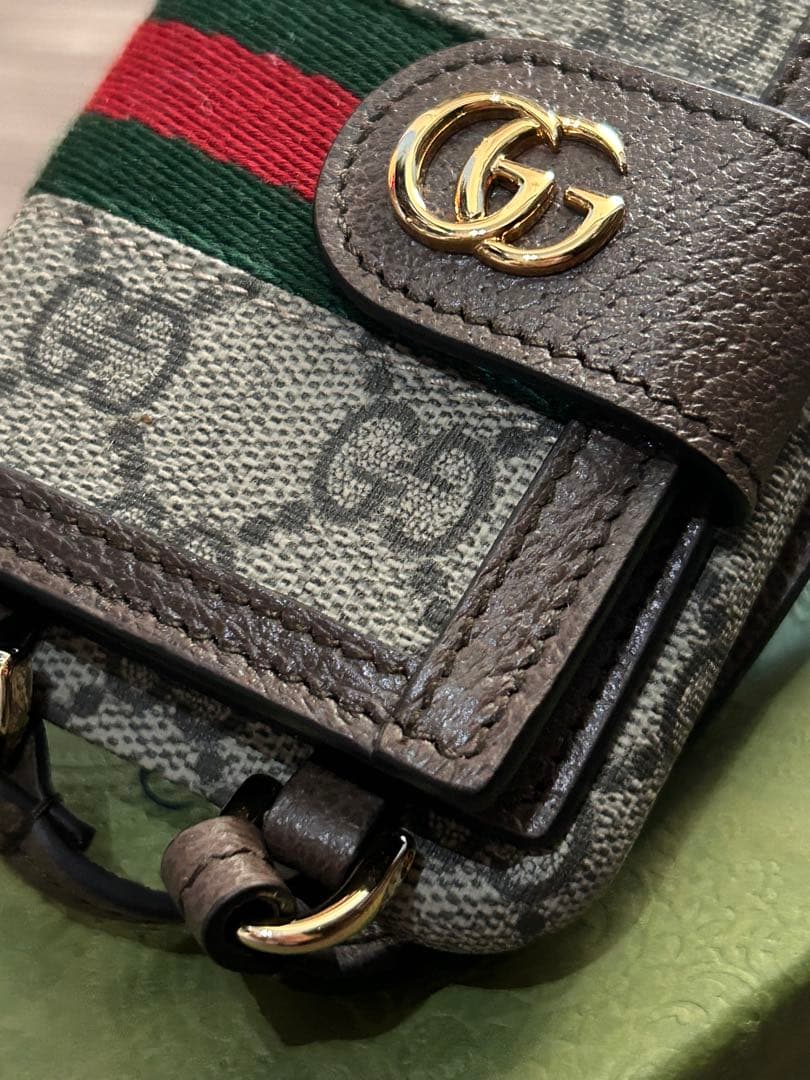 Gucci GGキャンバス スマホショルダーバッグ
