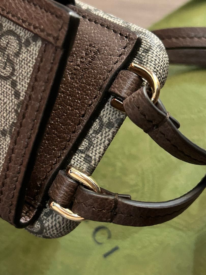 Gucci GGキャンバス スマホショルダーバッグ