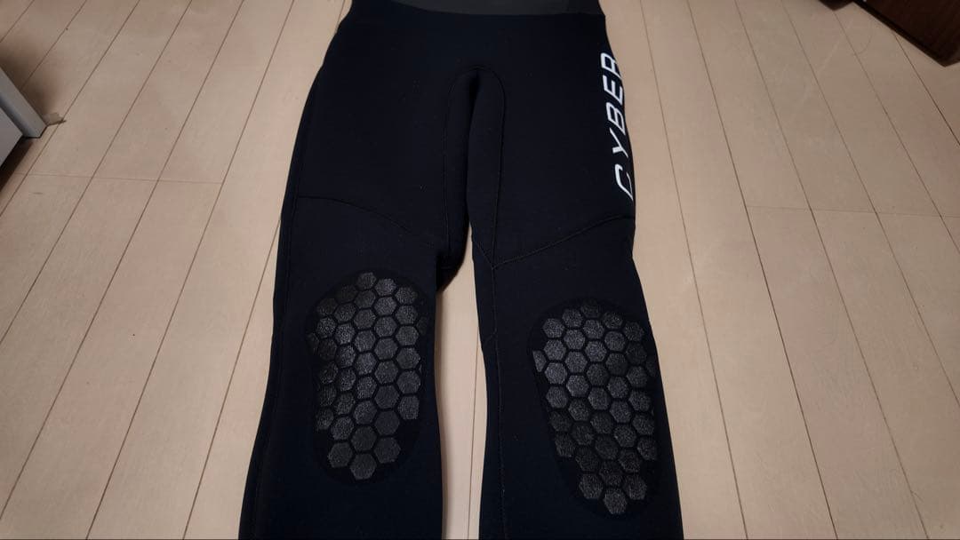 サイバー　ウェットスーツ