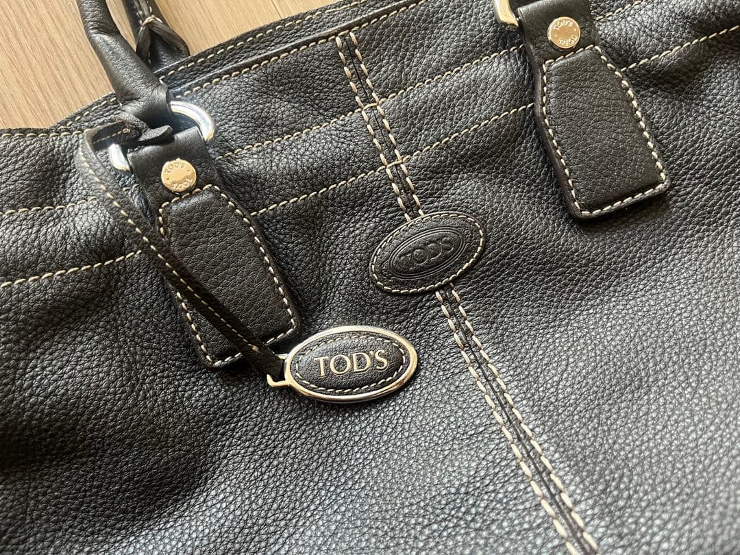 TOD'S レザーショルダーバッグ