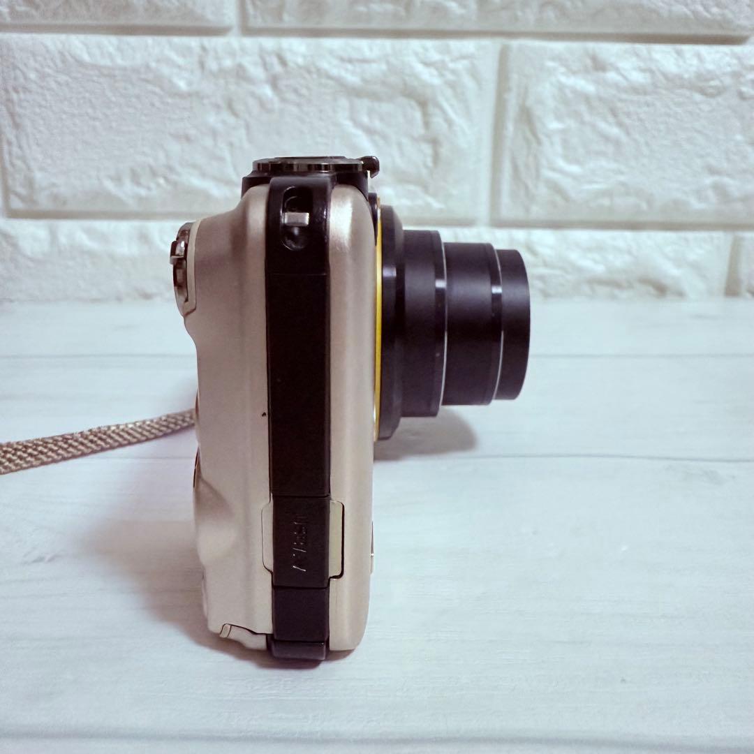 美品 CASIO EXILIM EX-FC150 ゴールド 高速連写＆HD動画