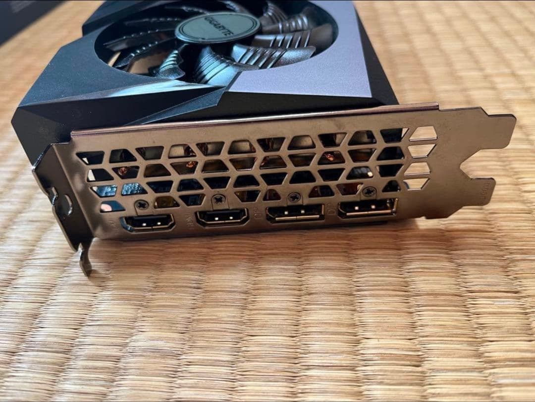 GIGABYTE Radeon RX 7600 8GB グラフィックボード