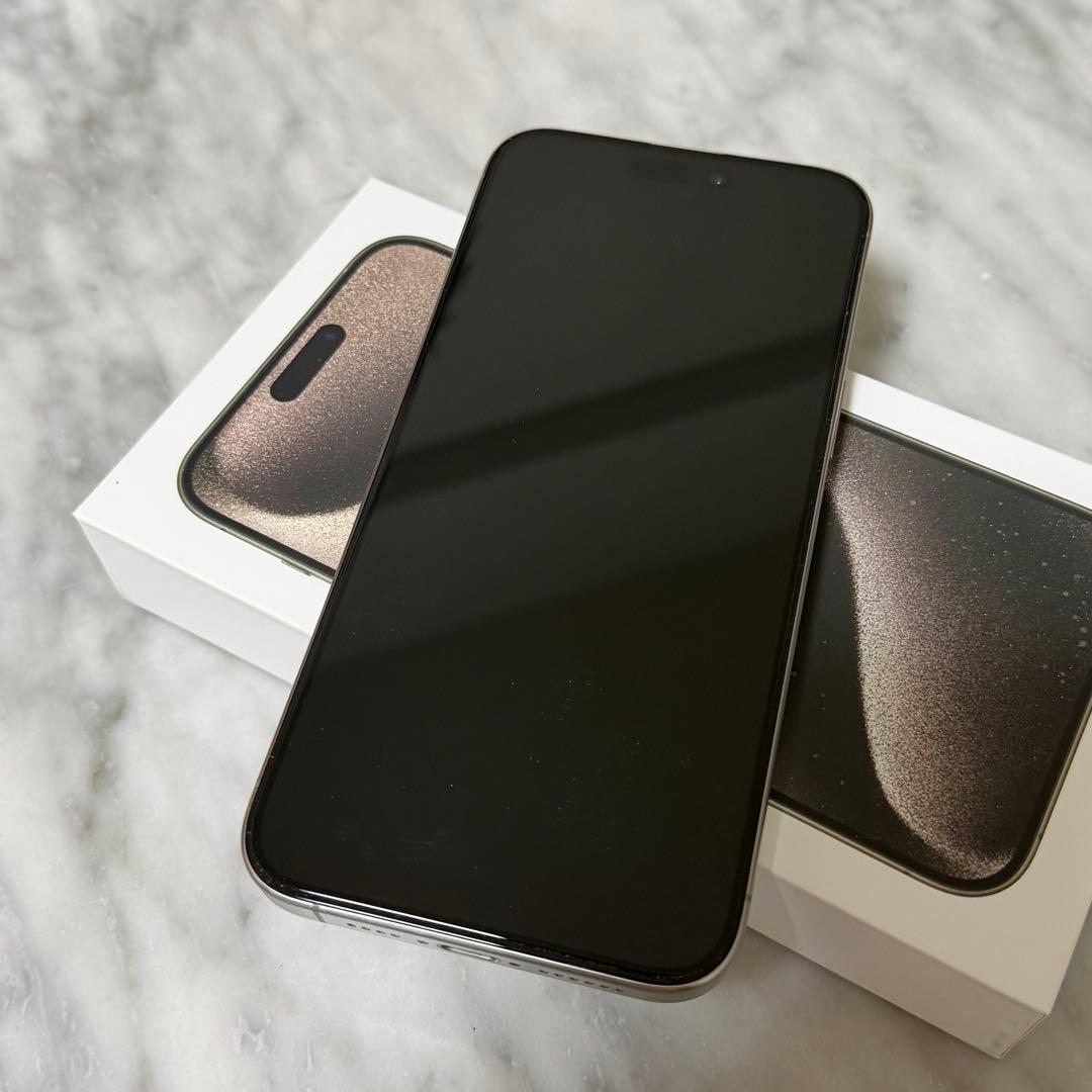 Apple iPhone 15 Pro Max 本体256GB SIM FREE