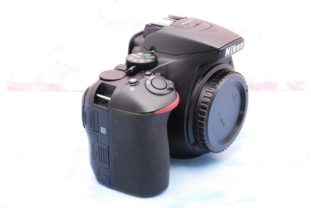 Nikon D5600✨一眼レフカメラ✨望遠レンズ付Wレンズ✨スマホ転送！