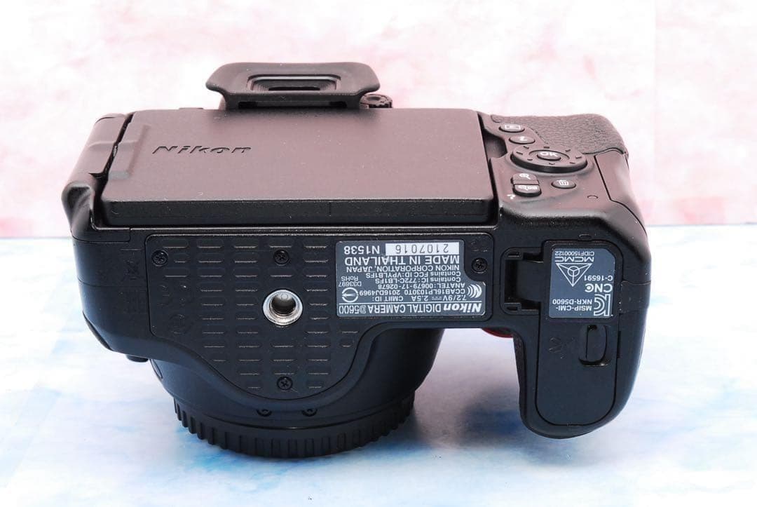 Nikon D5600✨一眼レフカメラ✨望遠レンズ付Wレンズ✨スマホ転送！