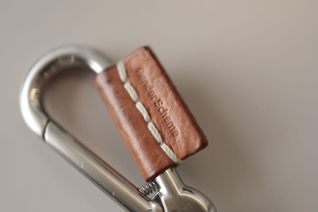 エンダースキーマ　カラビナ　キーリング