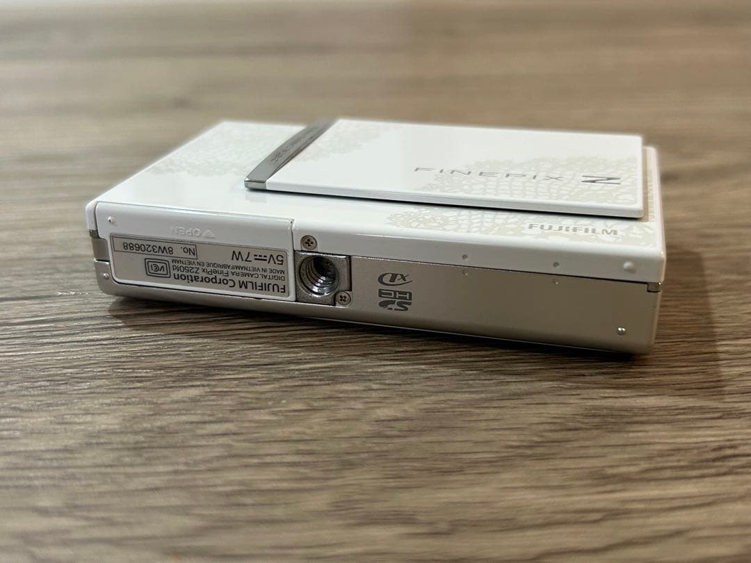 FUJIFILM FINEPIX Z250fd ホワイト